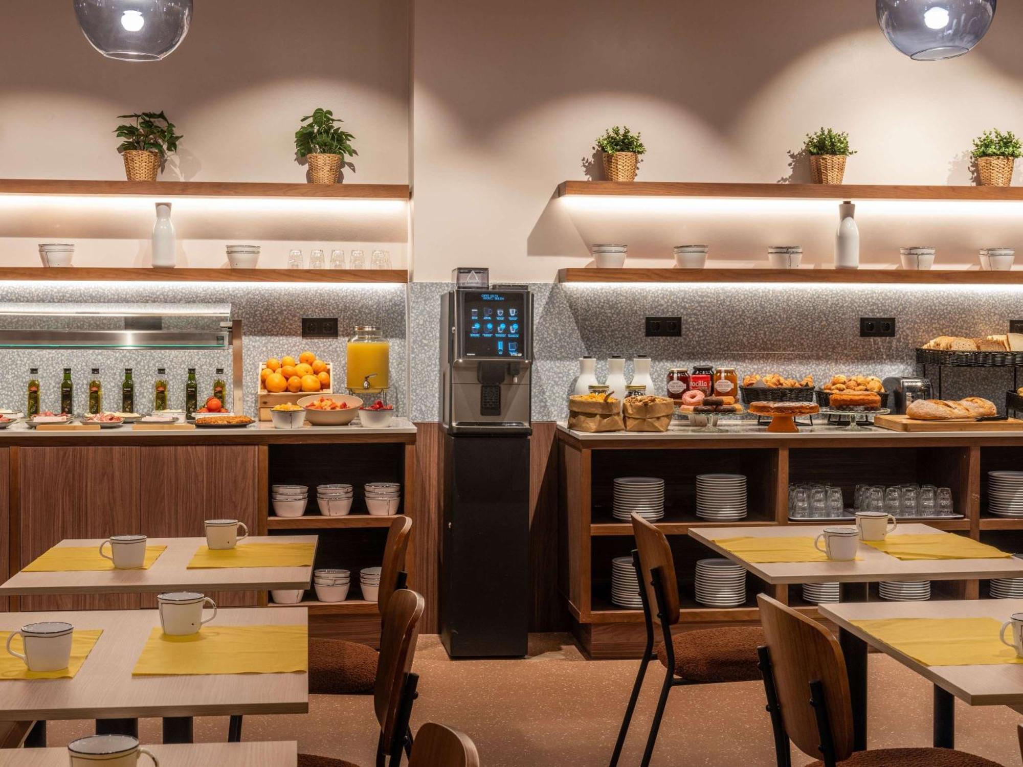 Готель Ibis Styles Zaragoza Ramiro I Екстер'єр фото