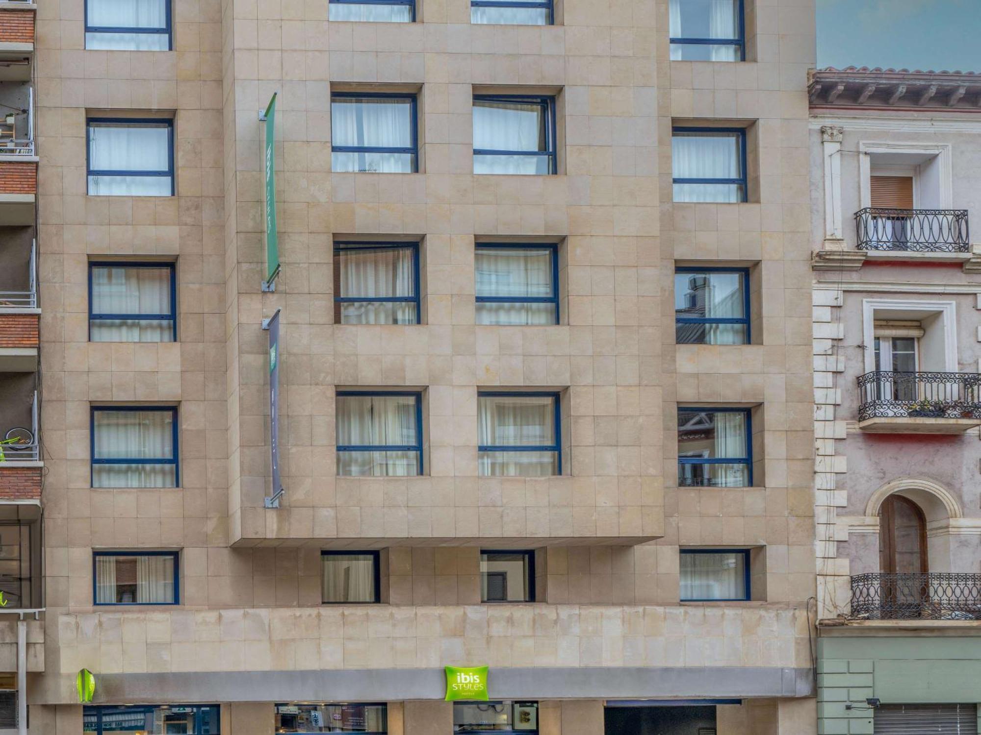 Готель Ibis Styles Zaragoza Ramiro I Екстер'єр фото