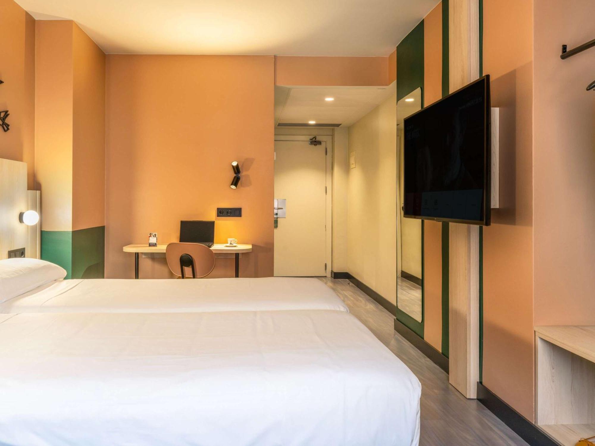 Готель Ibis Styles Zaragoza Ramiro I Екстер'єр фото