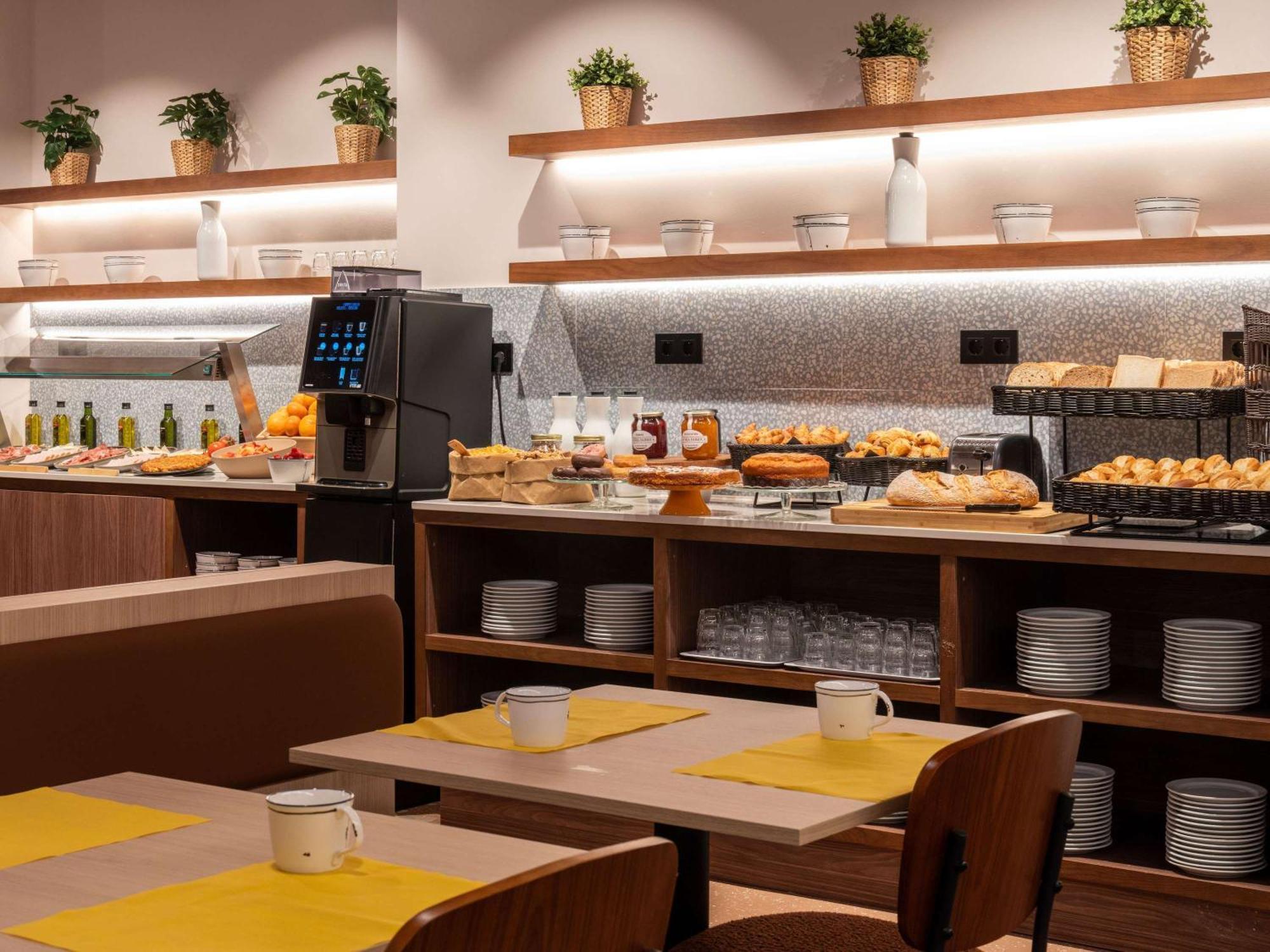 Готель Ibis Styles Zaragoza Ramiro I Екстер'єр фото