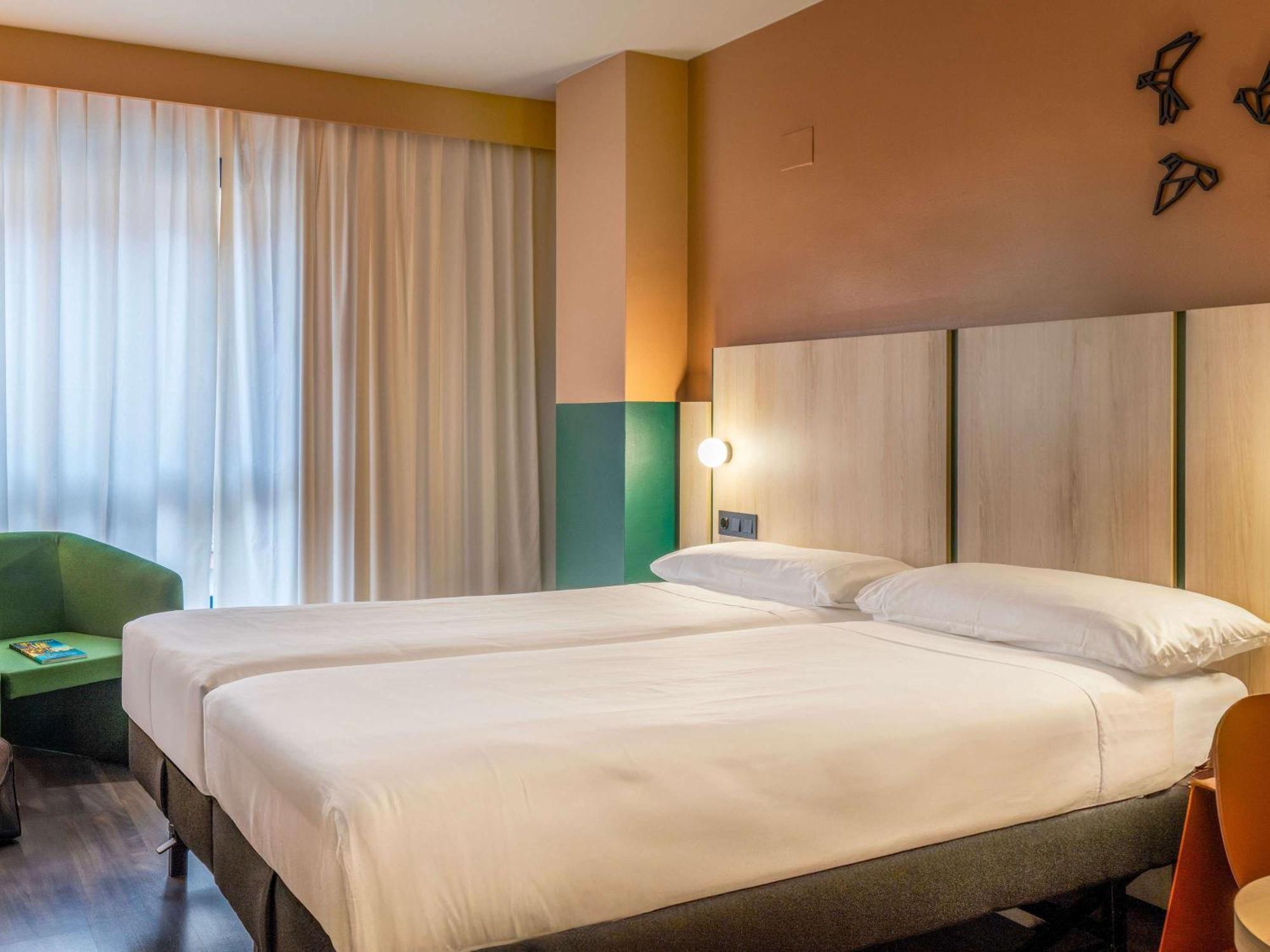 Готель Ibis Styles Zaragoza Ramiro I Екстер'єр фото