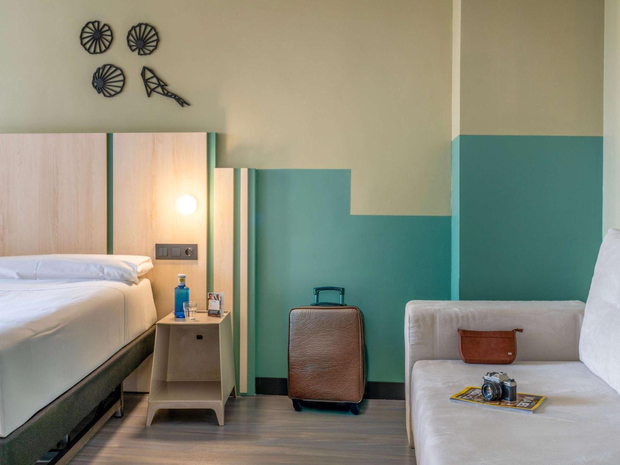 Готель Ibis Styles Zaragoza Ramiro I Екстер'єр фото