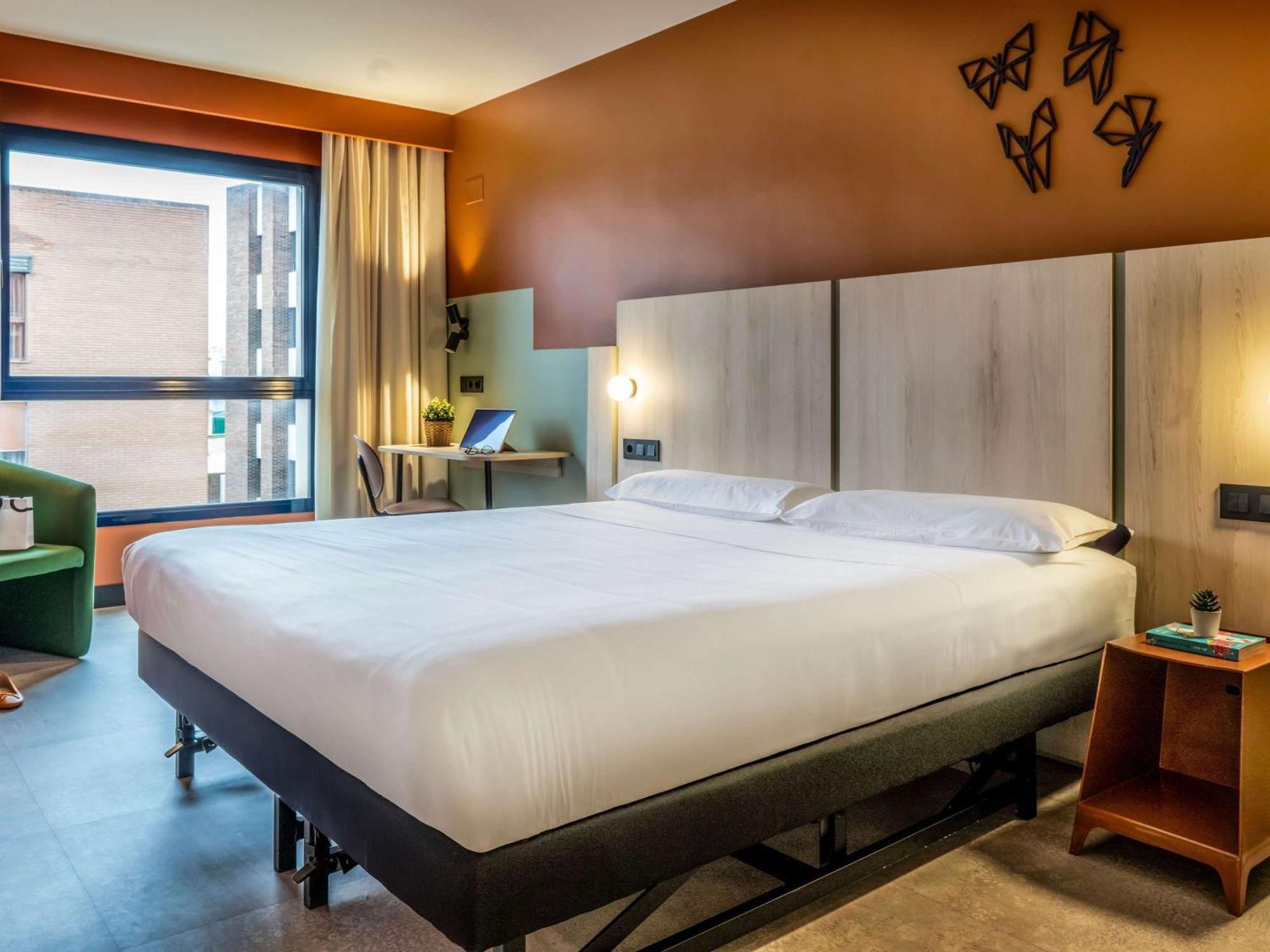 Готель Ibis Styles Zaragoza Ramiro I Екстер'єр фото